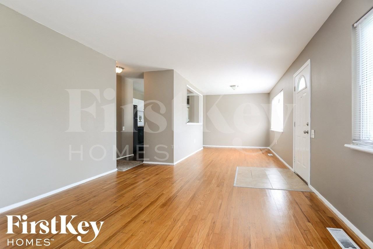 2625 Belair Ter - Photo 3 of 14