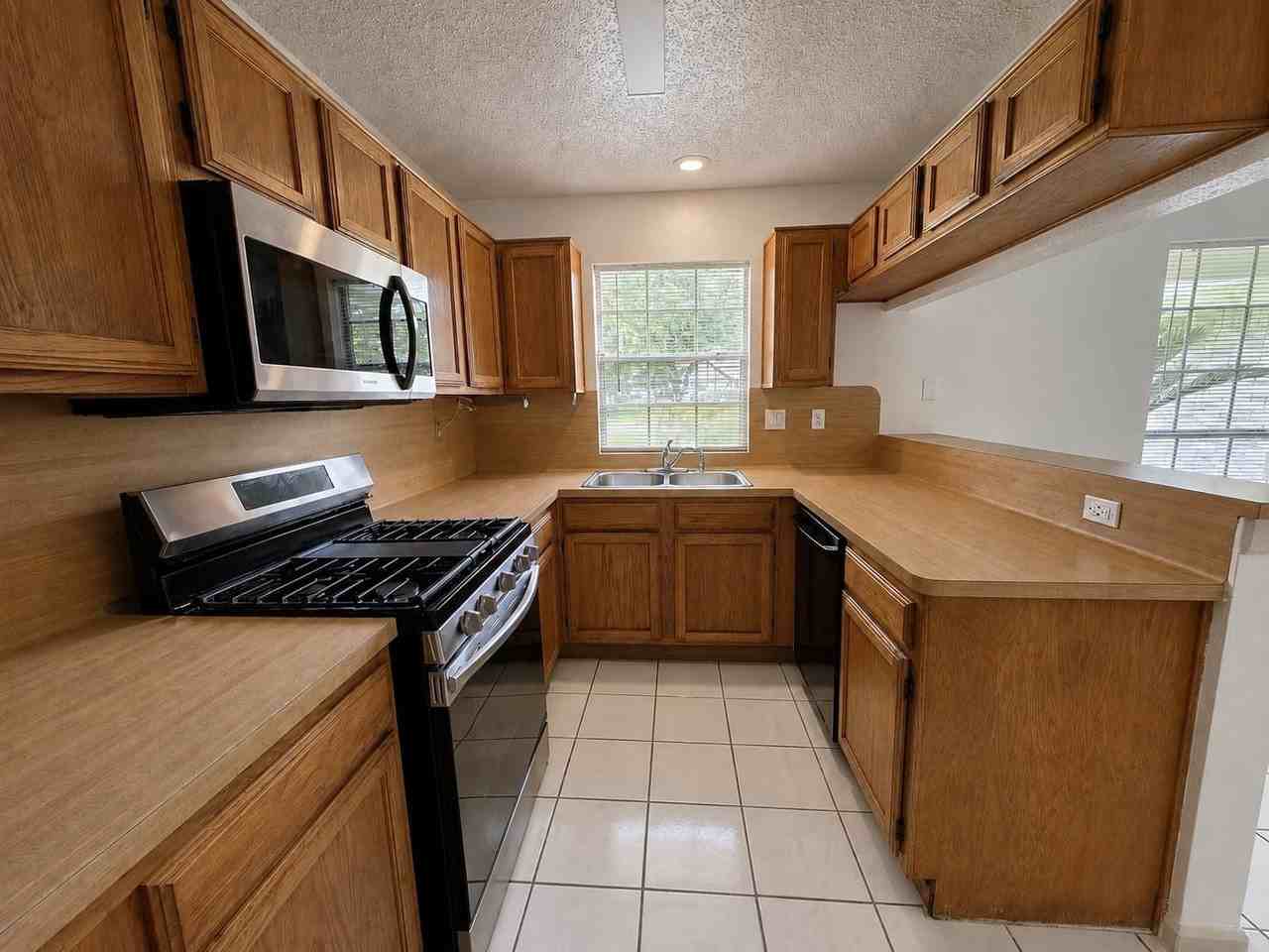 3102 E Heatherock Cir - Photo 4 of 25