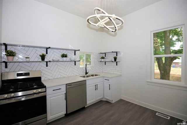 2661 Eccles Ave - Photo 3 of 11