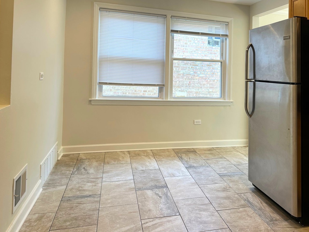 4952 Hull St - Photo 7 of 16