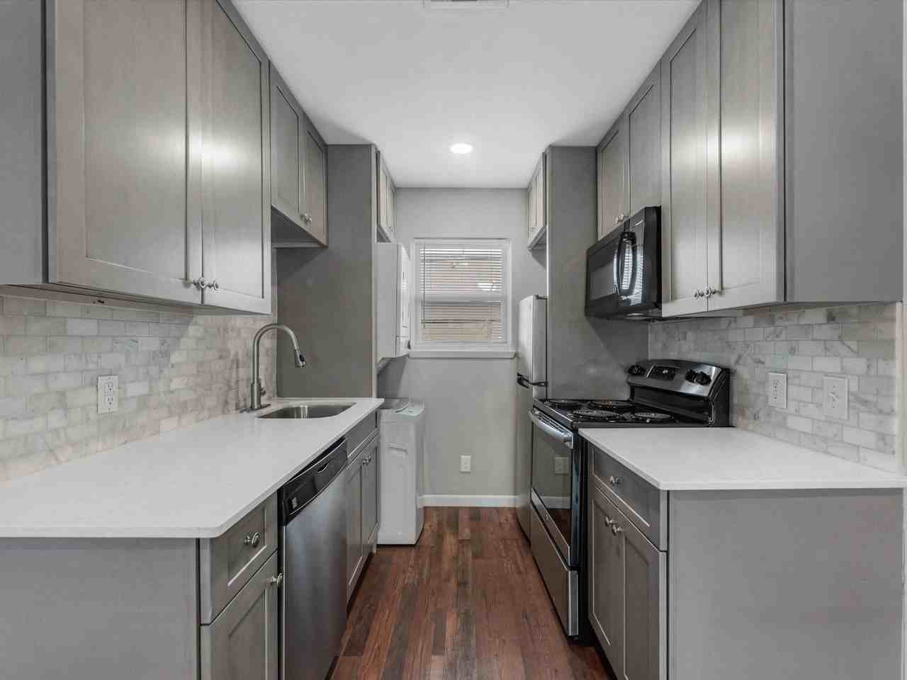 3025 Prospect St - Photo 5 of 13