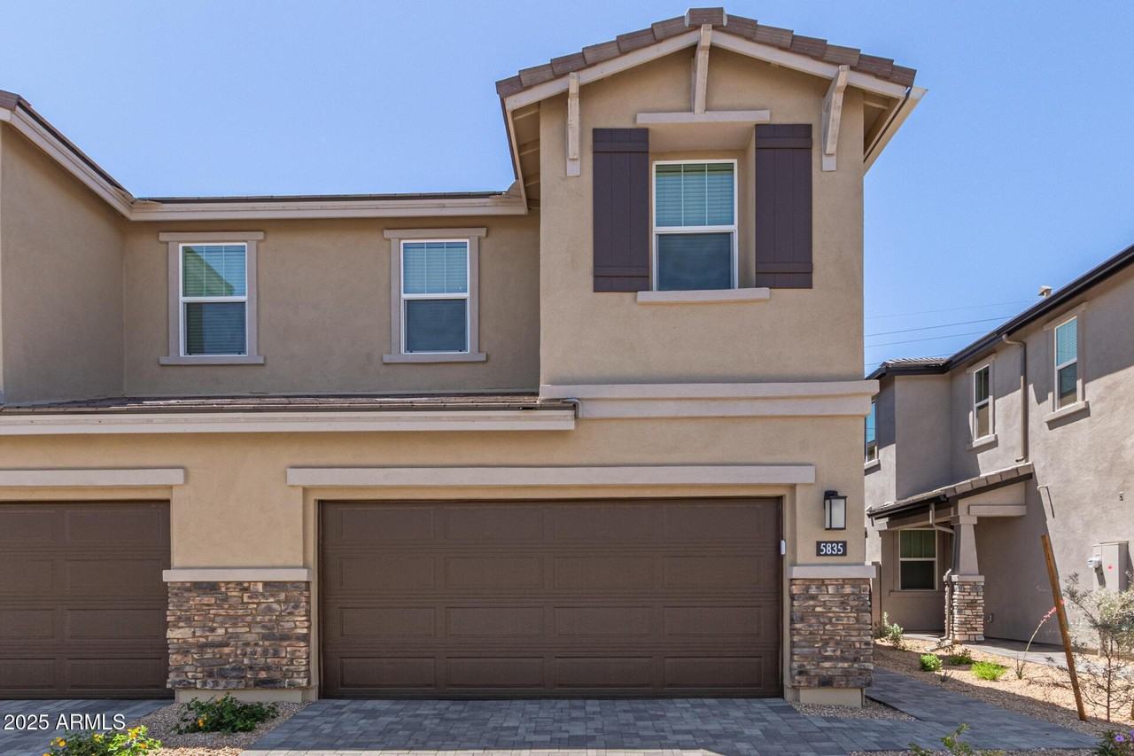 5835 E Rose Garden Ln - Photo 2 of 41