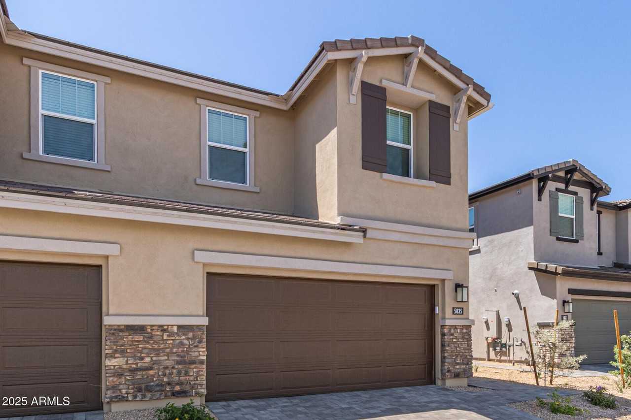 5835 E Rose Garden Ln - Photo 4 of 41