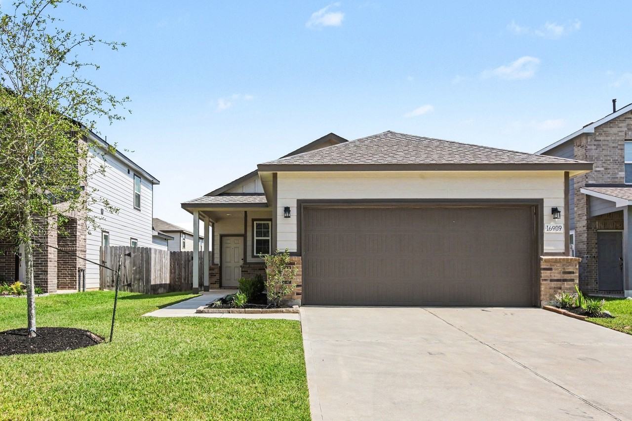 16909 Needlepoint Dr - Photo 2 of 19
