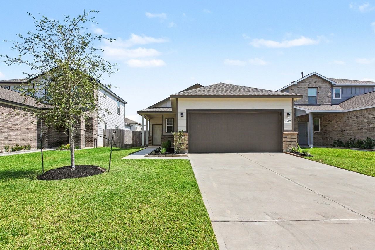 16909 Needlepoint Dr - Photo 3 of 19
