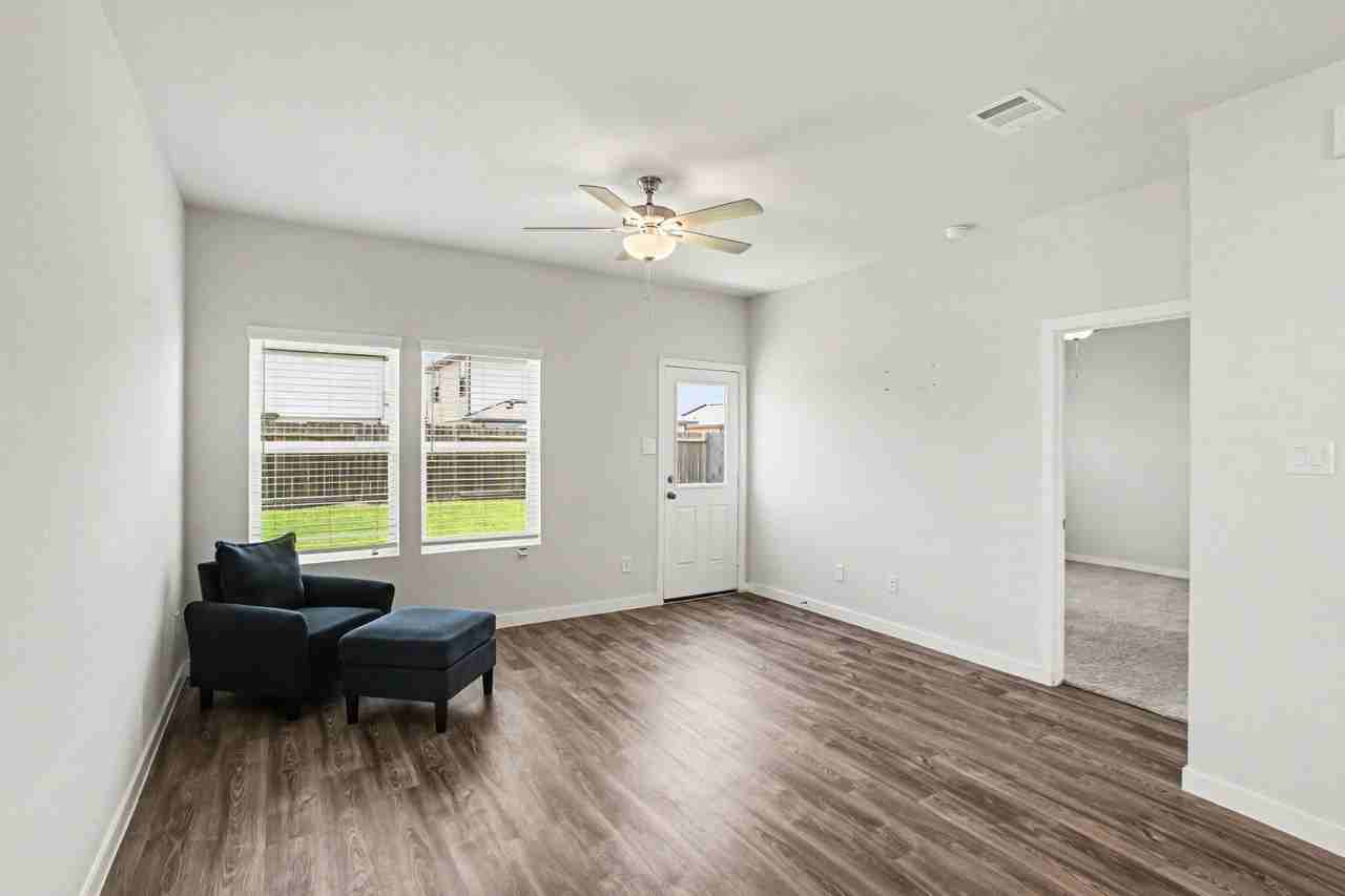 16909 Needlepoint Dr - Photo 7 of 19