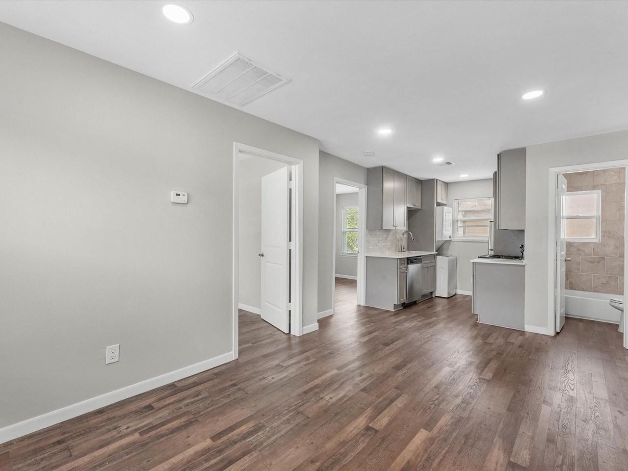 3029 Prospect St - Photo 4 of 13