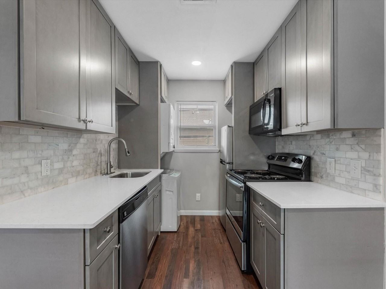 3029 Prospect St - Photo 5 of 13