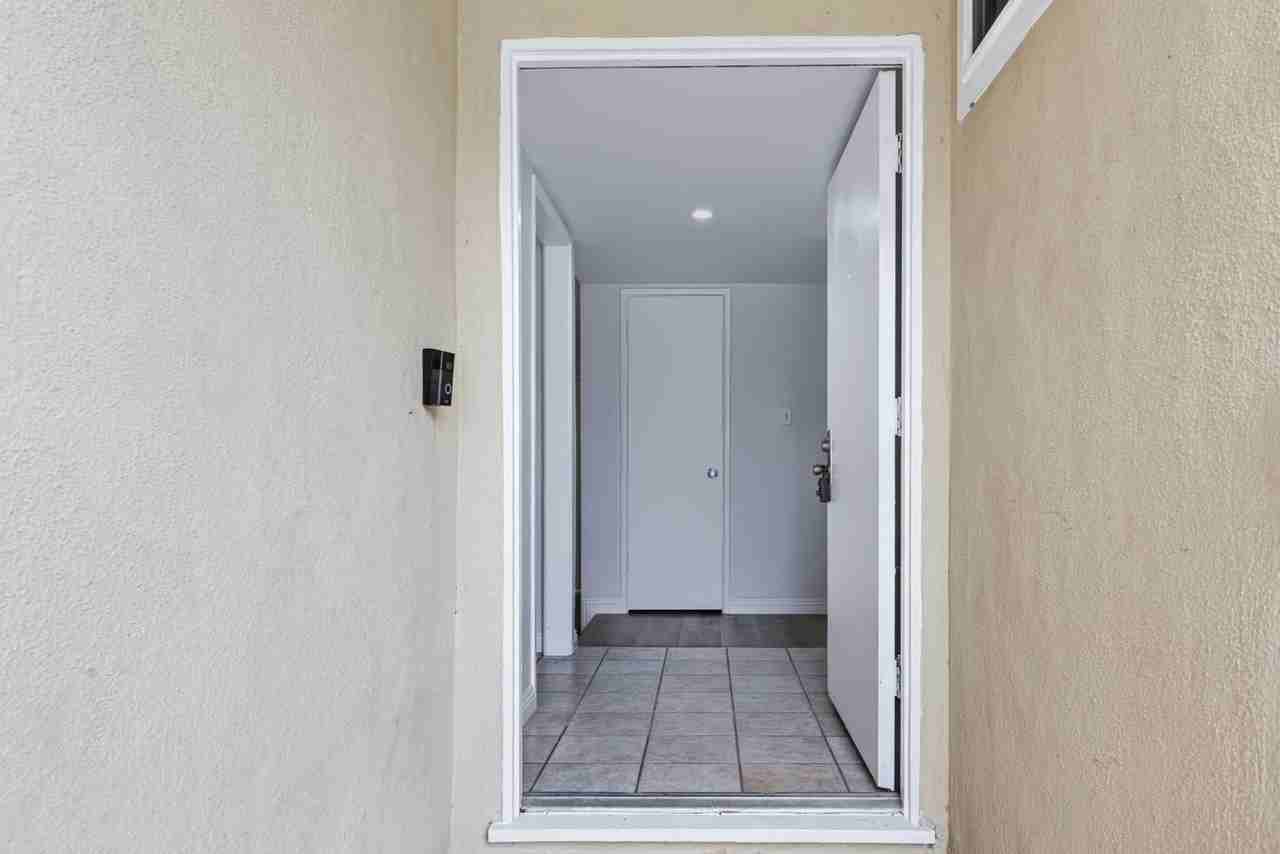 3613 N Calmgrove Ave - Photo 3 of 26