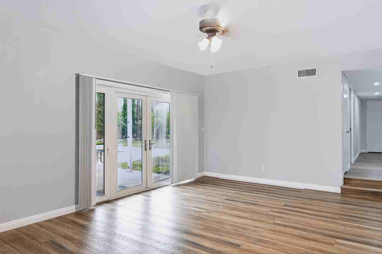 3613 N Calmgrove Ave - Photo 5 of 26