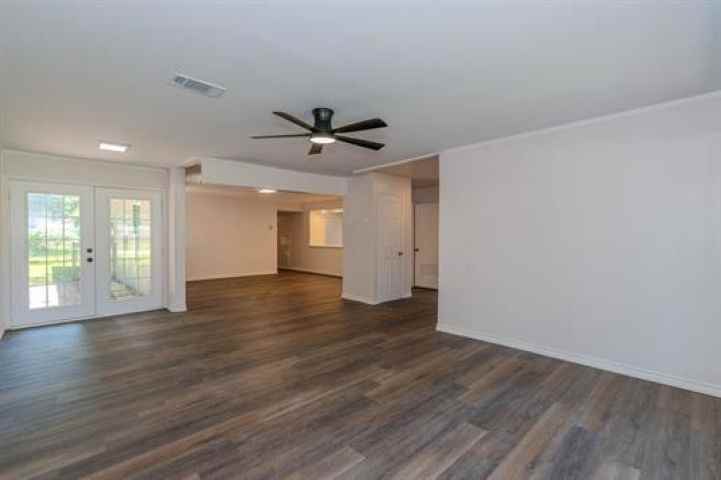 3825 Buckingham Row - Photo 3 of 26
