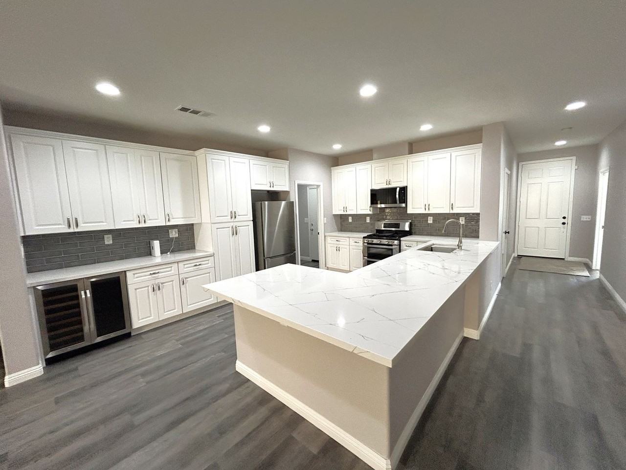 6919 Massy Harris Way - Photo 3 of 29