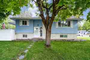 featured image of 1625 S Glenn Rd