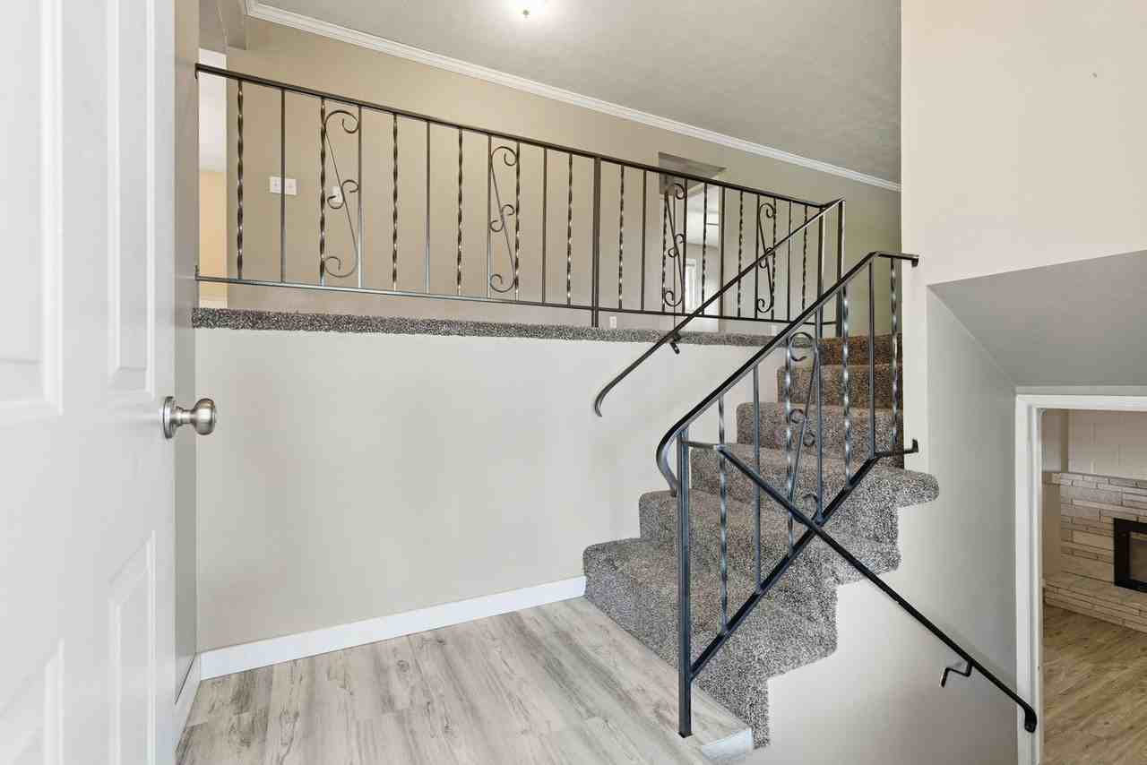 1625 S Glenn Rd - Photo 2 of 30