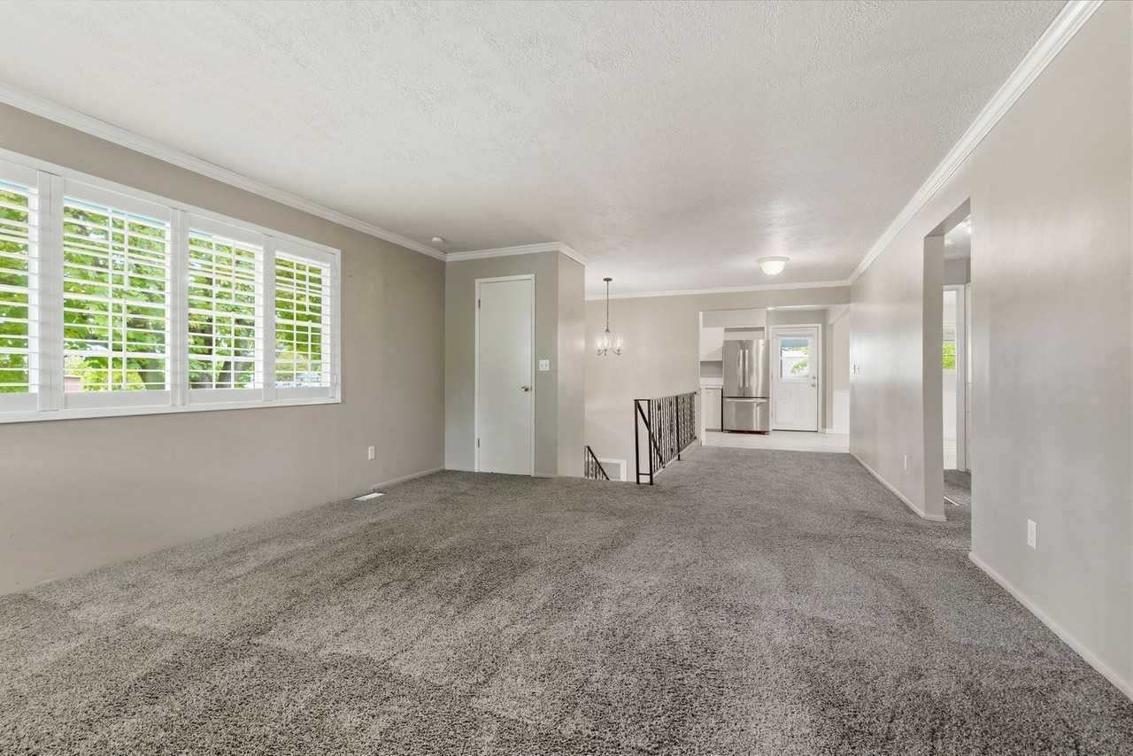 1625 S Glenn Rd - Photo 4 of 30