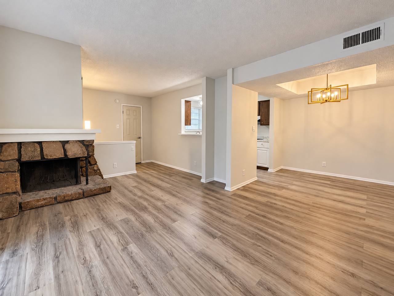 Royal Oak Condominiums - Photo 4 of 15