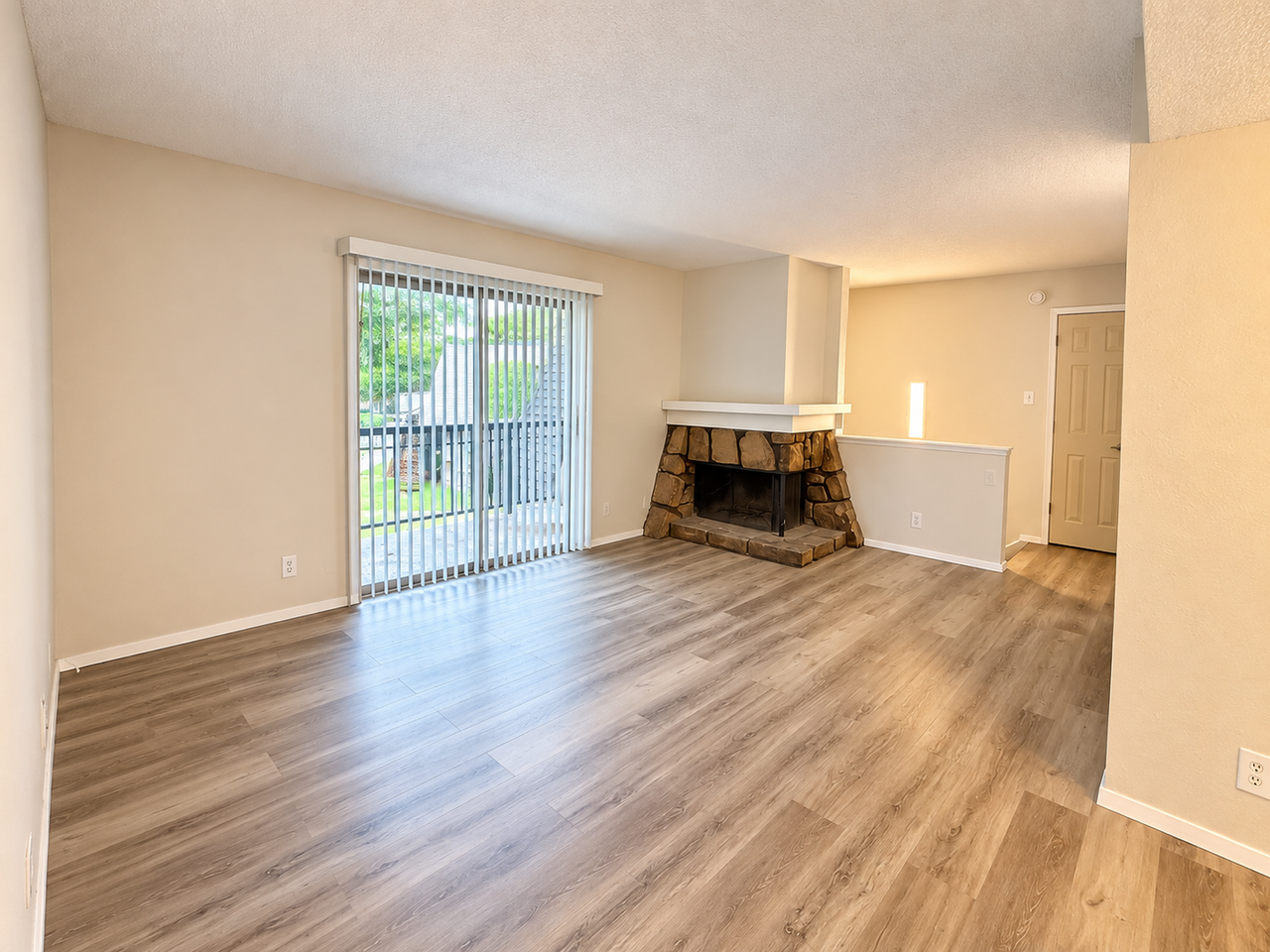 Royal Oak Condominiums - Photo 5 of 15