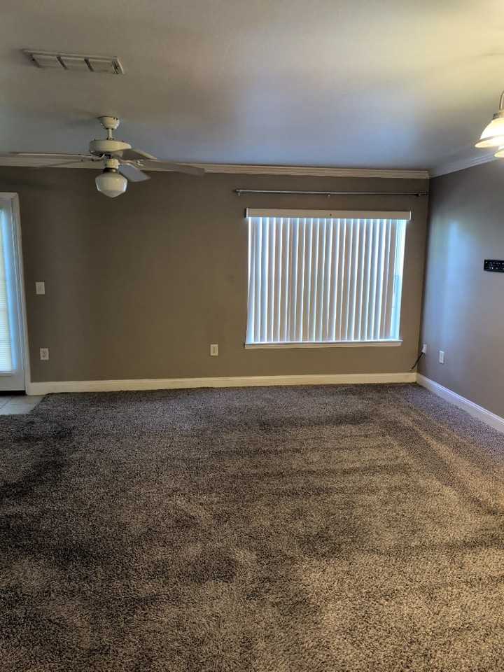 717 Majestic Dr - Photo 2 of 3