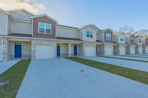 featured image of 806 Kenneth Dr