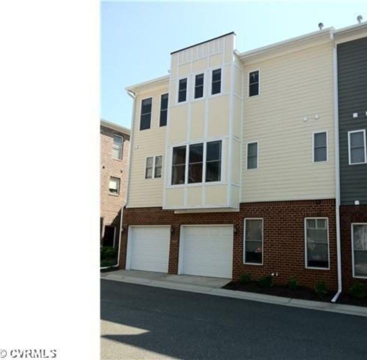 729 South Laurel Street - Photo 2 of 29