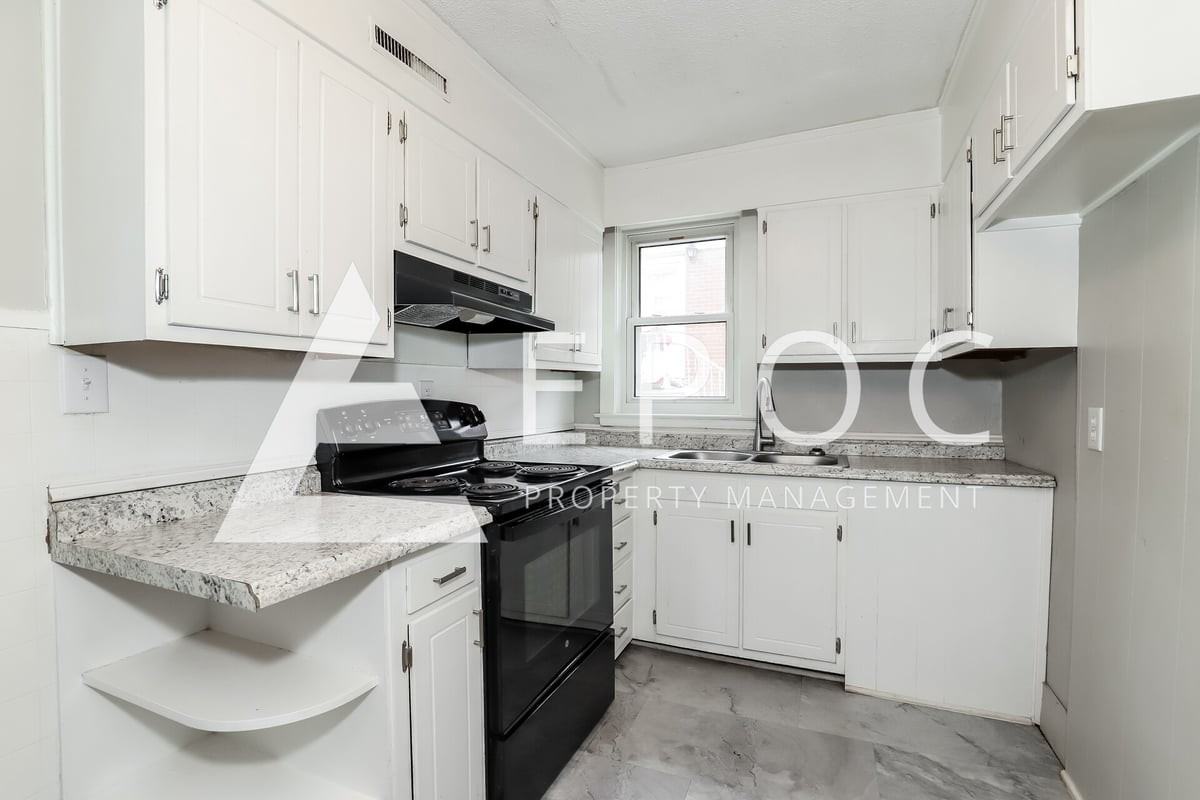 1115 S Benbow Rd - Photo 4 of 15