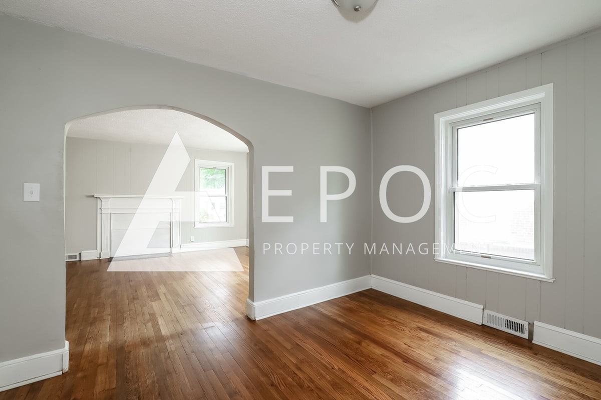 1115 S Benbow Rd - Photo 5 of 15