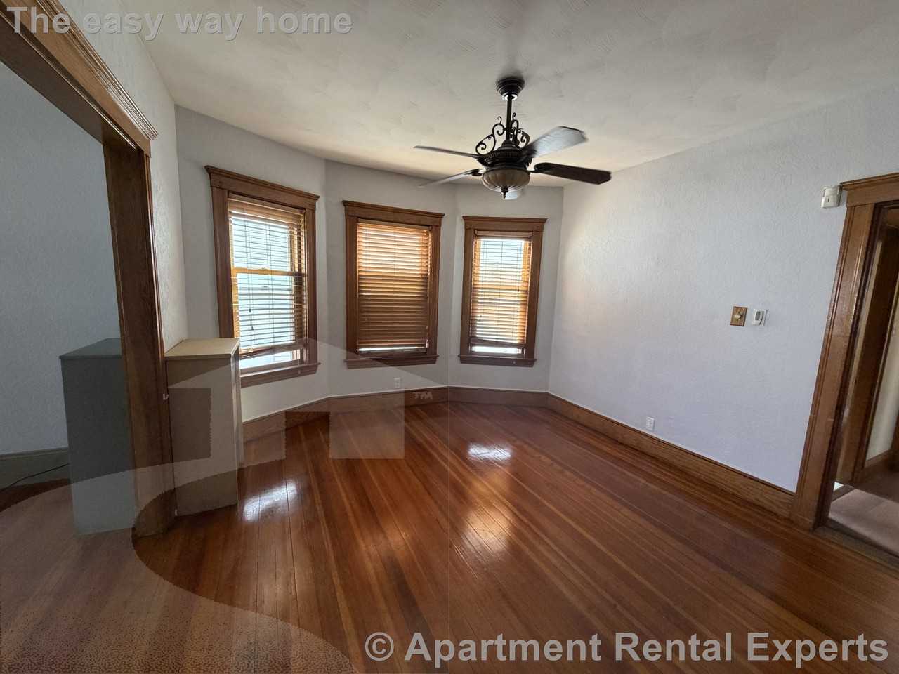 10 Bradford Ave - Photo 2 of 11
