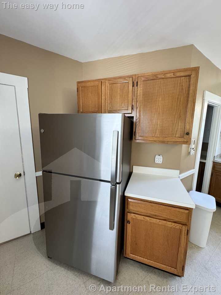 95 Flint St #2 - Photo 3 of 17