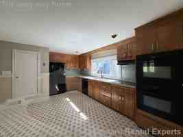 featured image of 91 Porter St #2