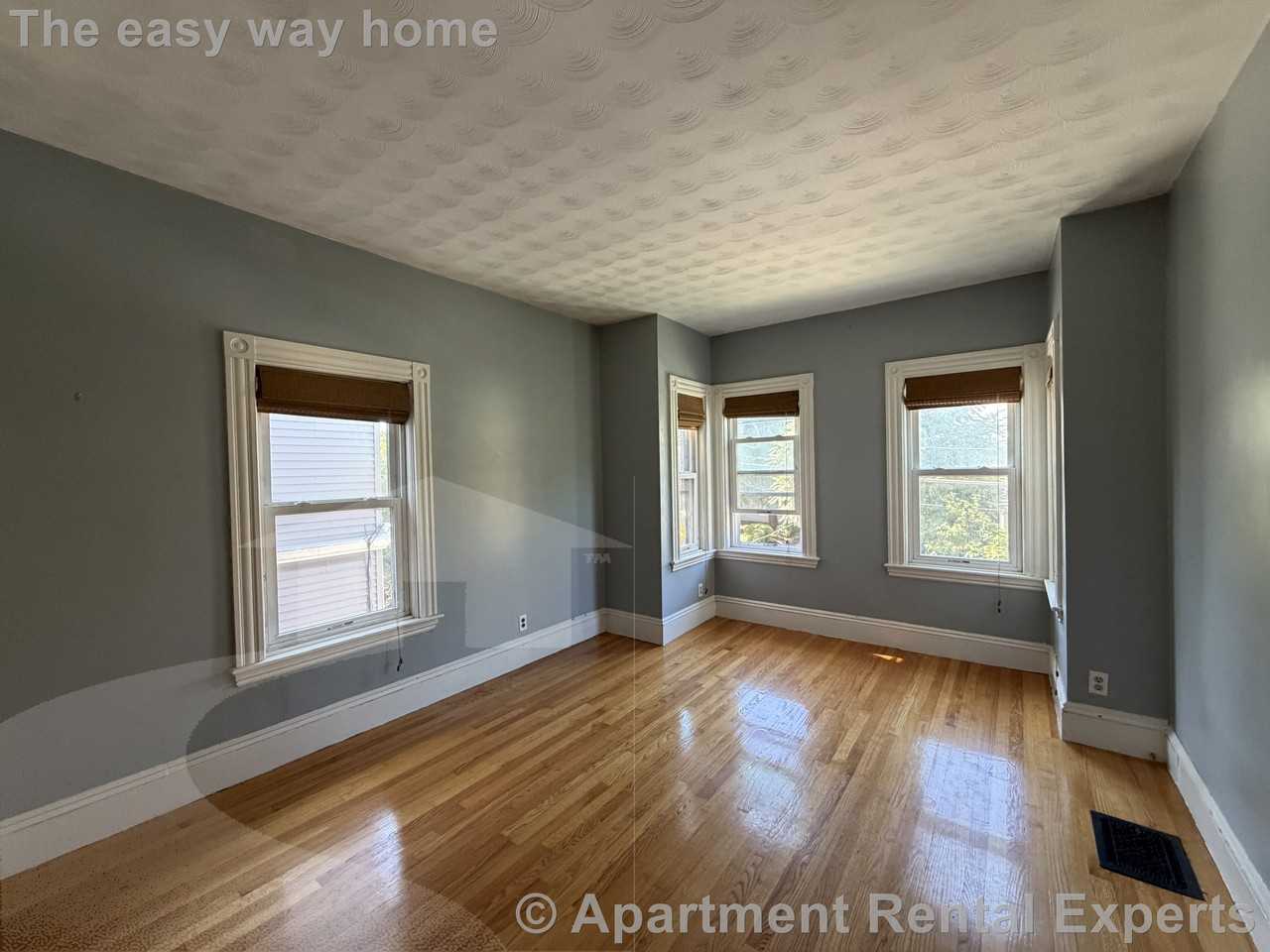 91 Porter St #2 - Photo 5 of 14