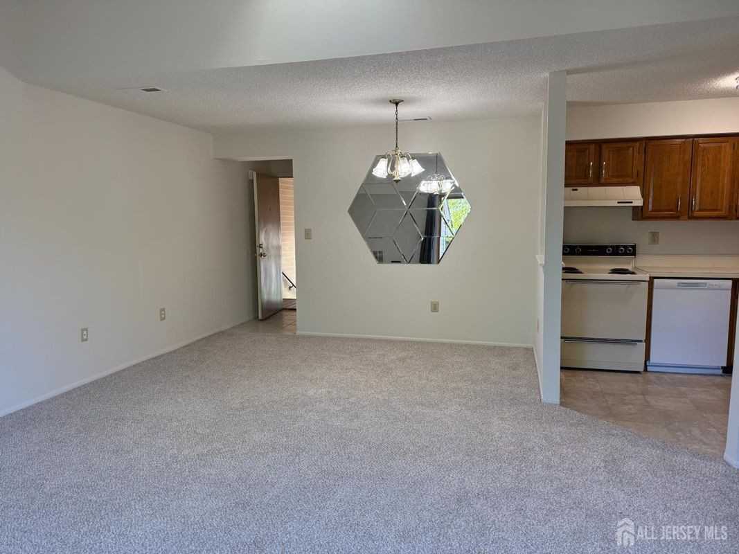 2104 Aspen Dr - Photo 5 of 10