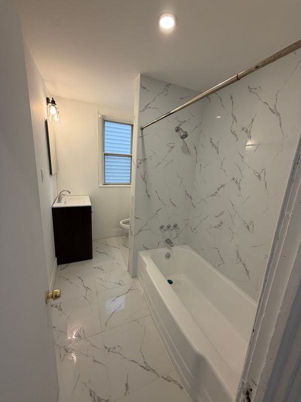 332 Duane Ave - Photo 5 of 19