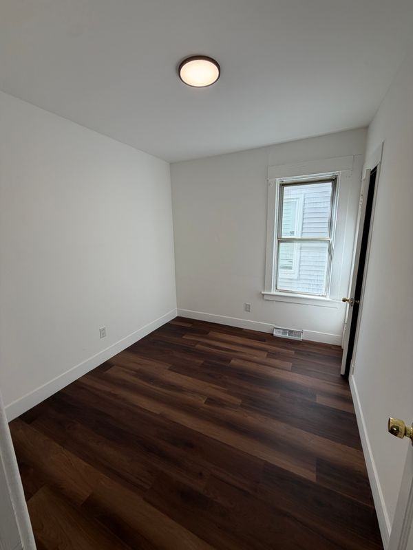332 Duane Ave - Photo 6 of 19