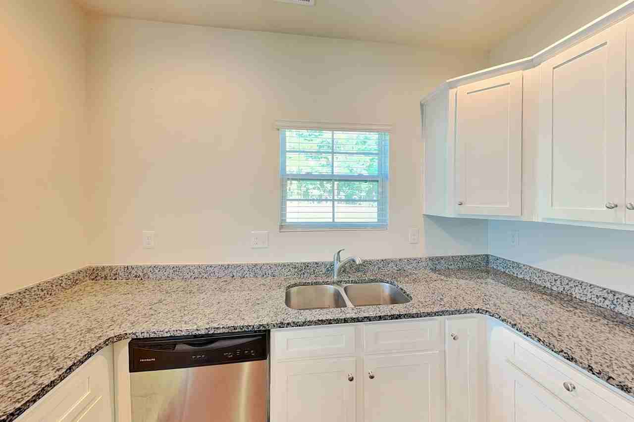 1218 Oak Haven Dr - Photo 4 of 19