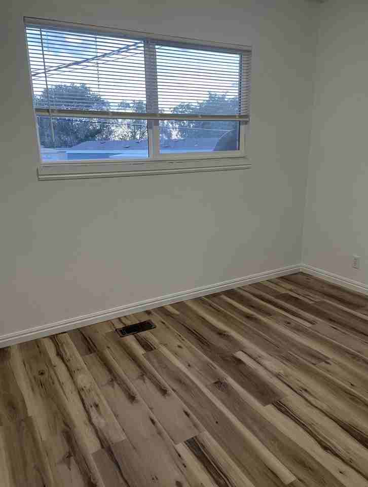 165 Wn - Photo 2 of 5