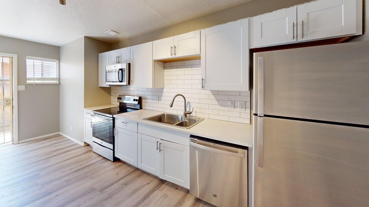 9420 Lexington Ave Ne - Photo 2 of 46