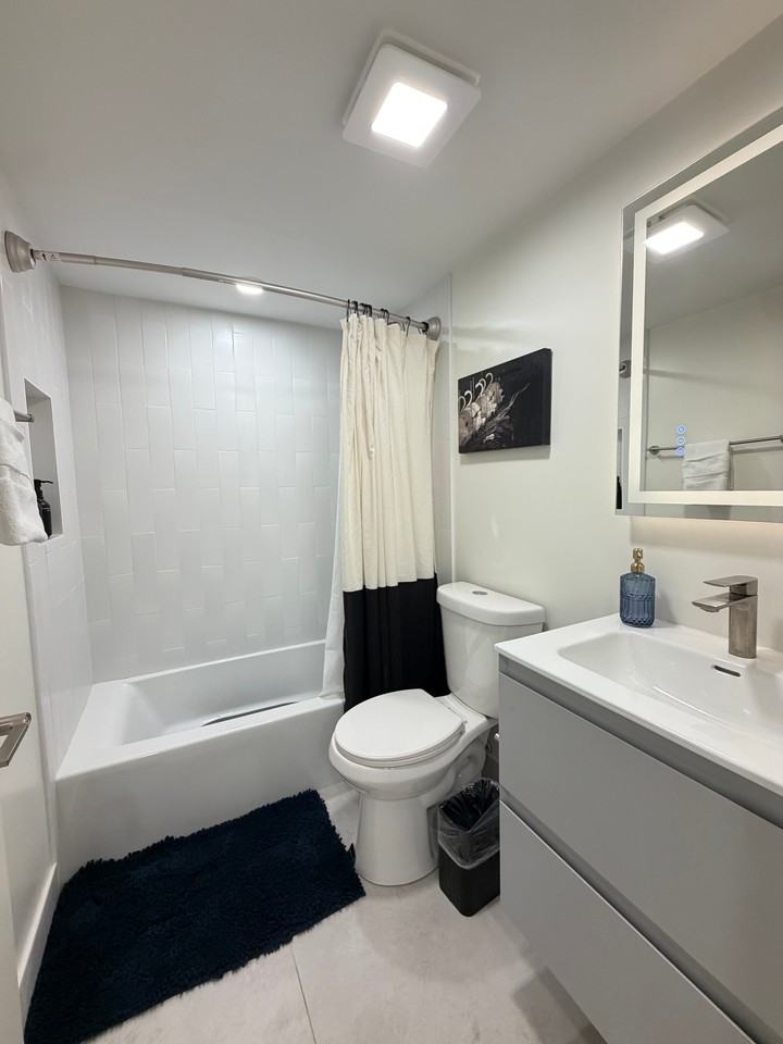 303 Harvard St #104 - Photo 3 of 6