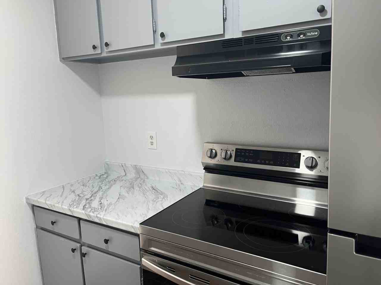 3440 Ross Ave Se - Photo 3 of 24