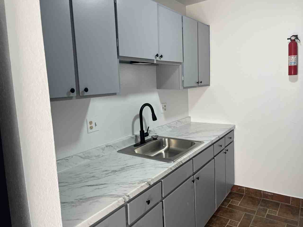 3440 Ross Ave Se - Photo 4 of 24