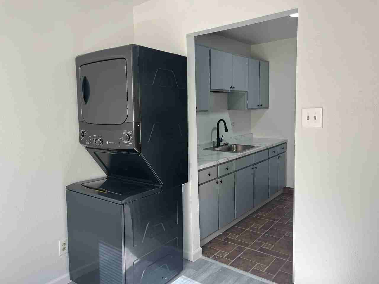 3440 Ross Ave Se - Photo 7 of 24