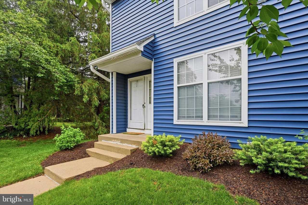 968 Roundhouse Ct - Photo 2 of 20