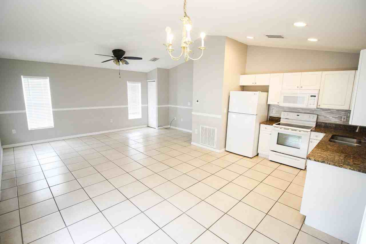 5454 Kensington St - Photo 4 of 15