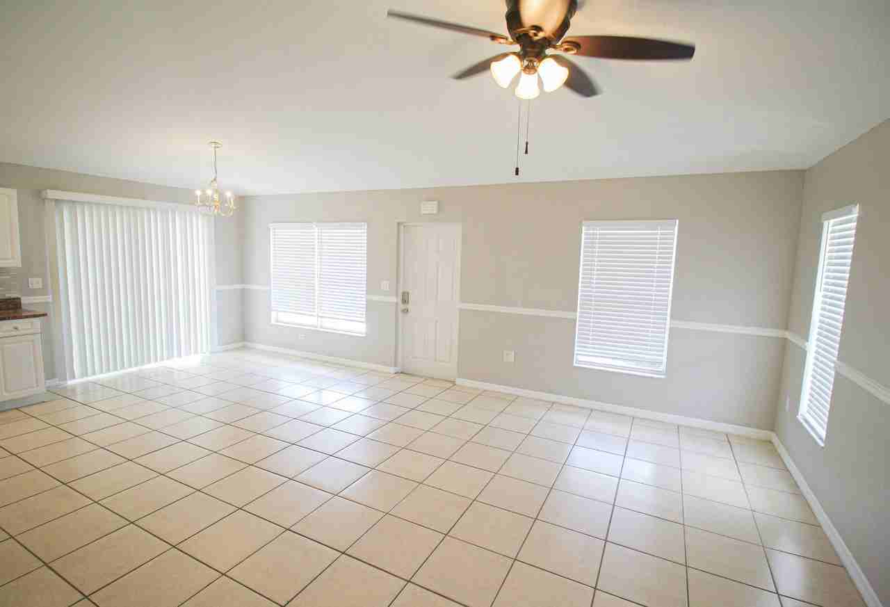 5454 Kensington St - Photo 6 of 15