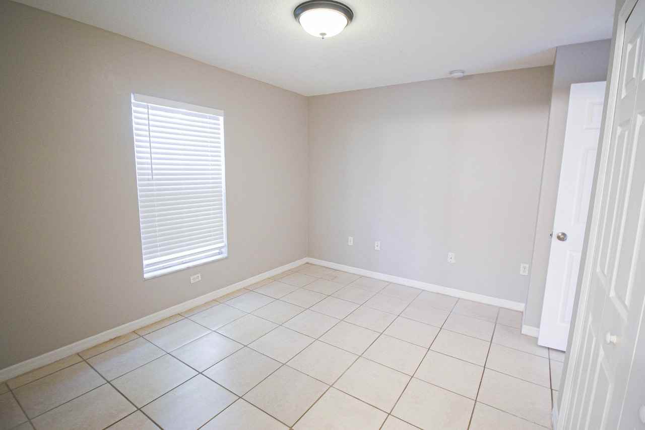 5454 Kensington St - Photo 7 of 15