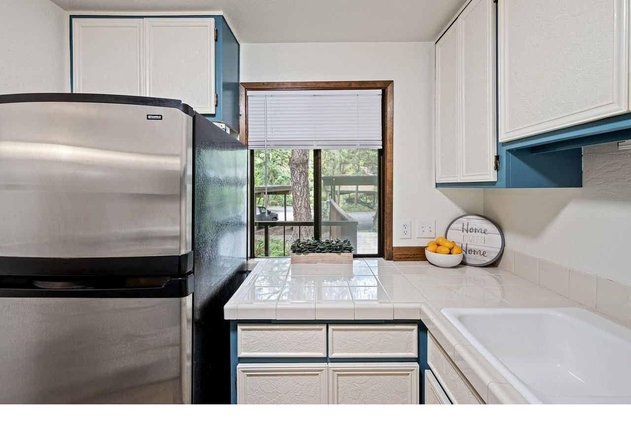 312 Hunington Ave - Photo 6 of 28