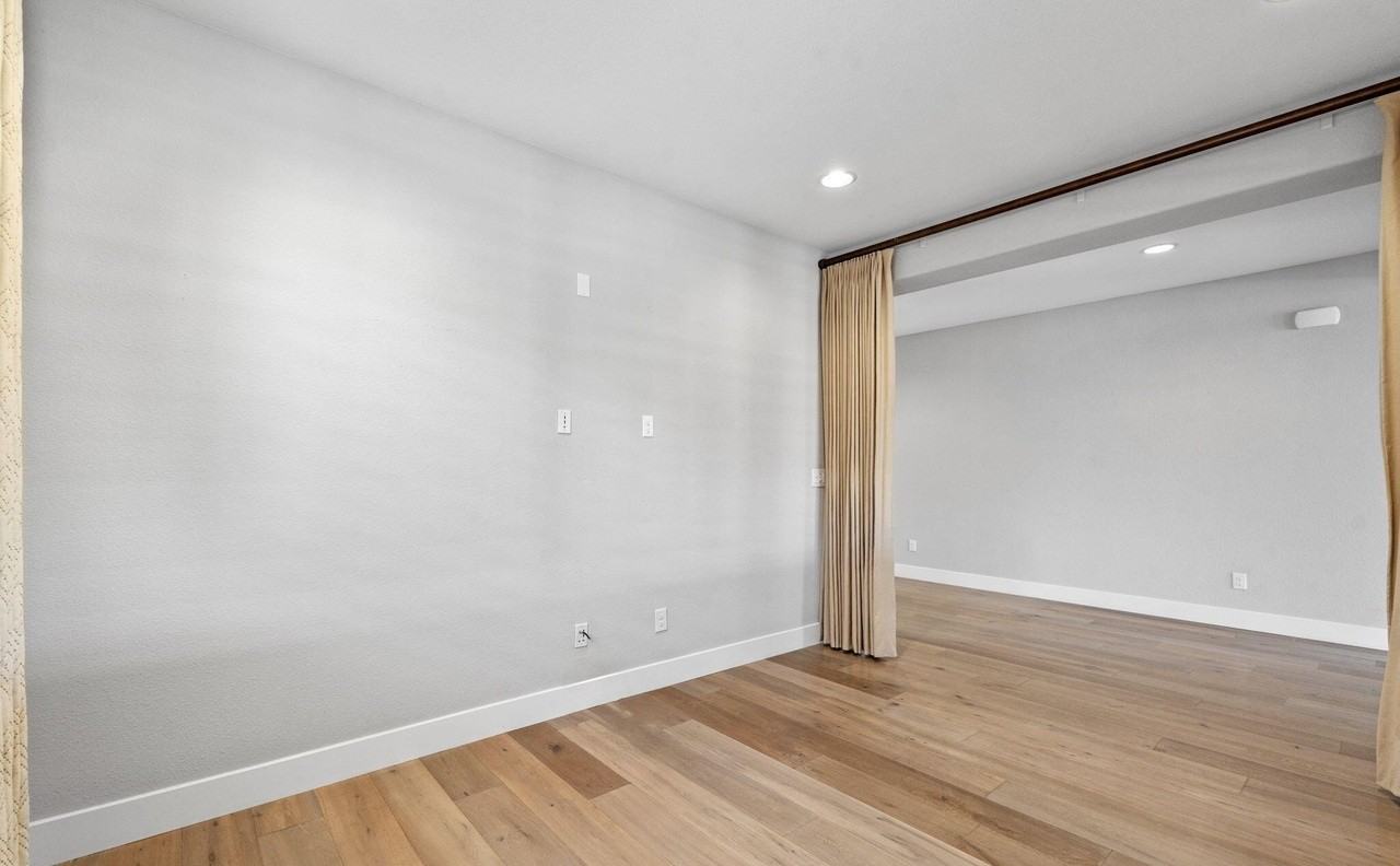9785 Hafflinger Ln - Photo 5 of 31