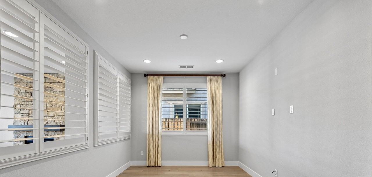 9785 Hafflinger Ln - Photo 6 of 31