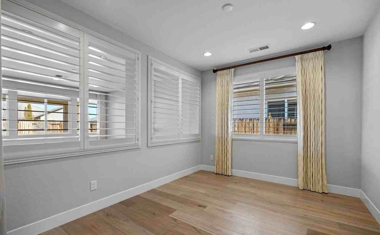 9785 Hafflinger Ln - Photo 7 of 31