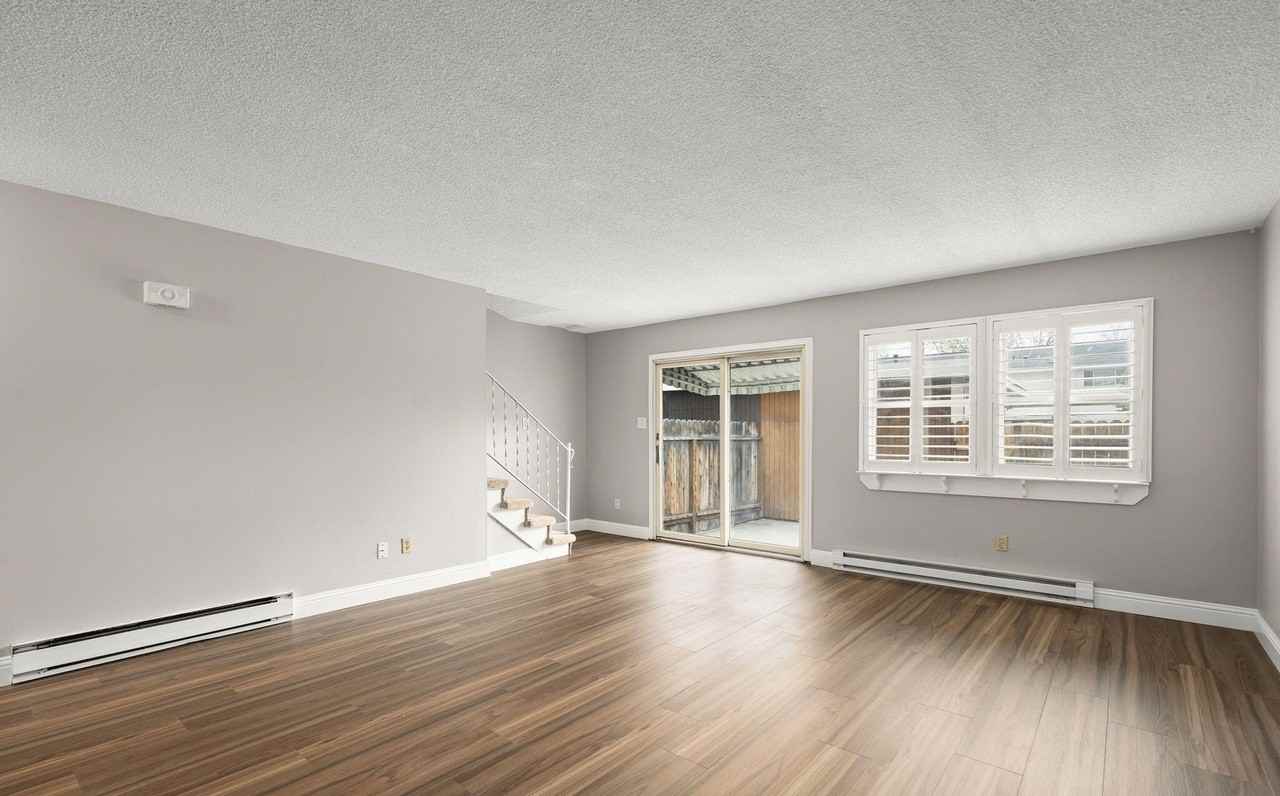 227 Smithridge Park - Photo 4 of 17