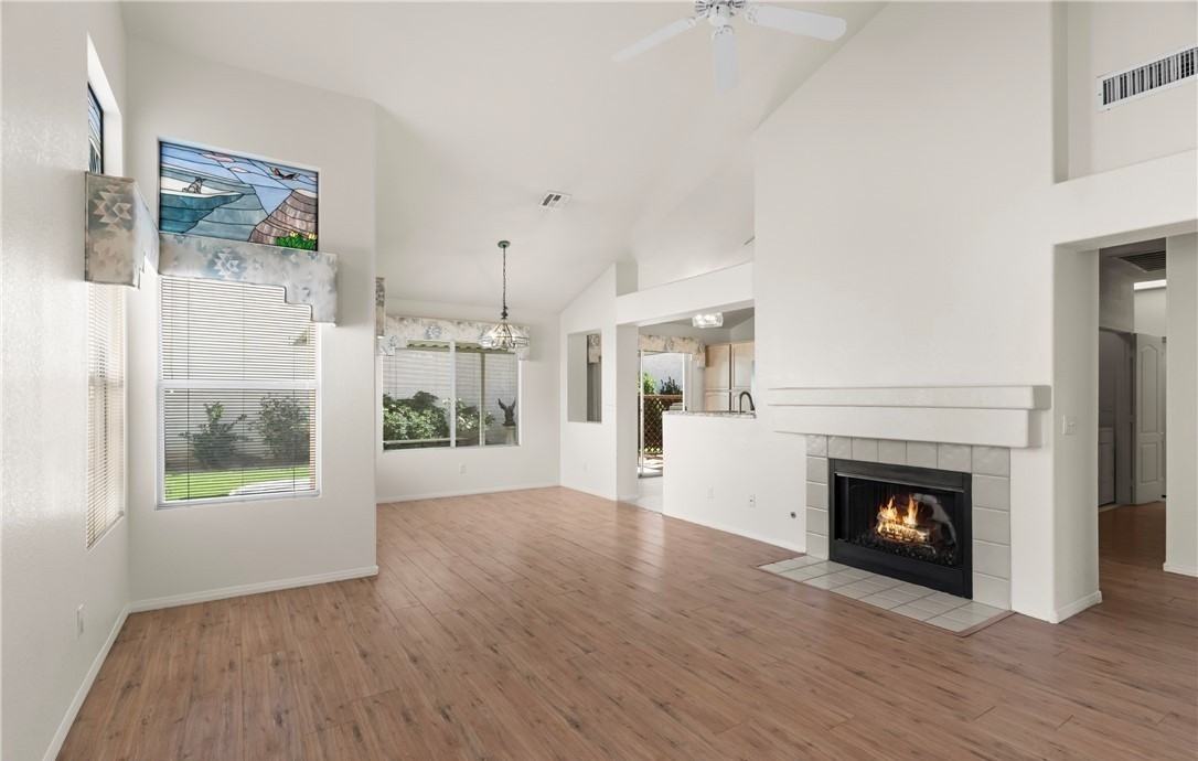 2533 Cortina Ave - Photo 4 of 12